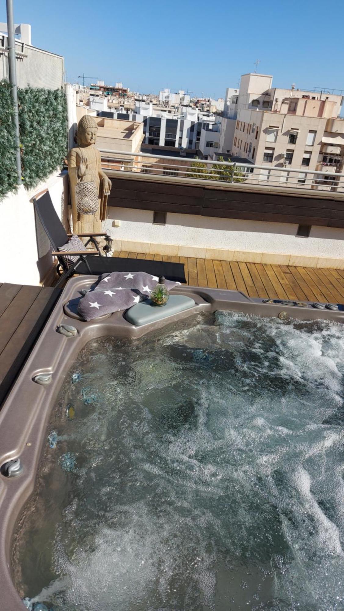 Atico De Lujo Con Jacuzzi Climatizado En Terraza Apartment Elche Exterior foto